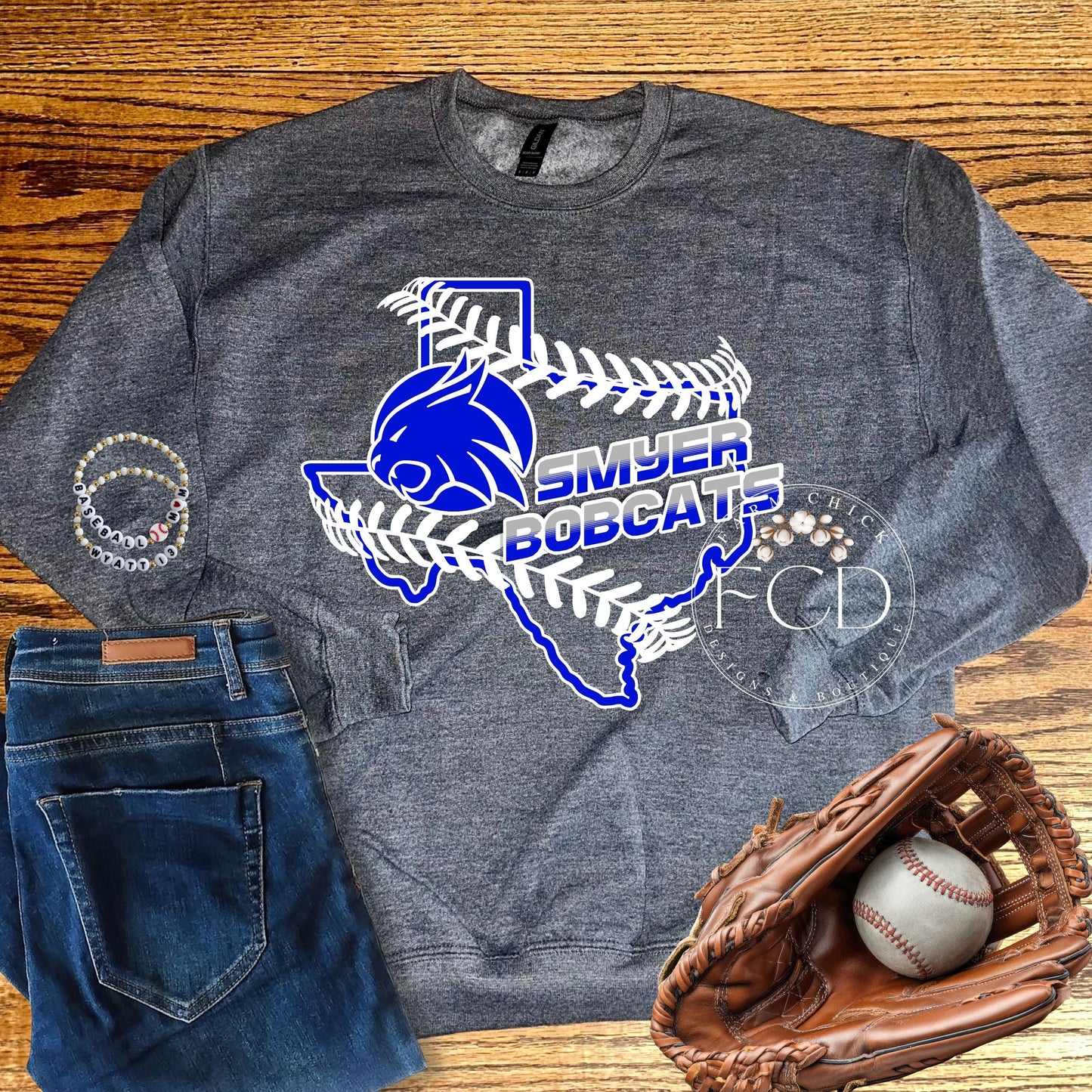 CUSTOM CREWNECK SWEATSHIRT WITH OVERSIZED PRINT ACROSS BACK